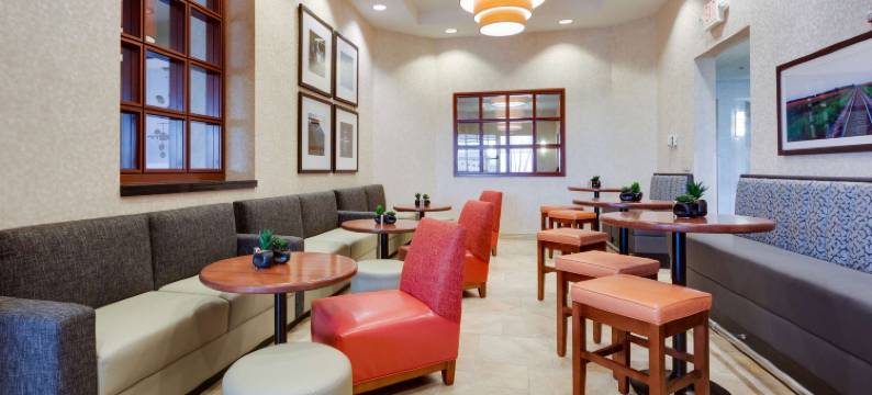 圣路易斯奥法伦德鲁里套房酒店(Drury Inn & Suites St. Louis/O'Fallon, IL)图片