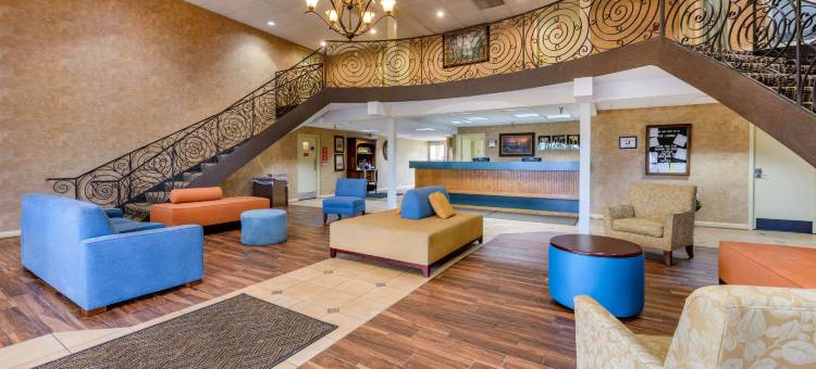 崔德尔菲亚威灵伊康套房旅馆(Econo Lodge Inn & Suites Triadelphia - Wheeling)图片