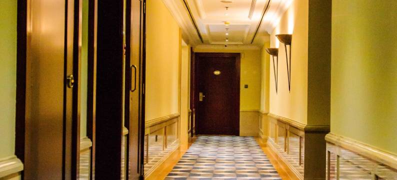 某处酒店公寓(Somewhere Hotel Apartment)图片