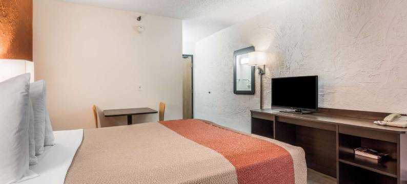 艾尔克格罗夫村6号汽车旅馆(Motel 6 Elk Grove Village, IL)图片