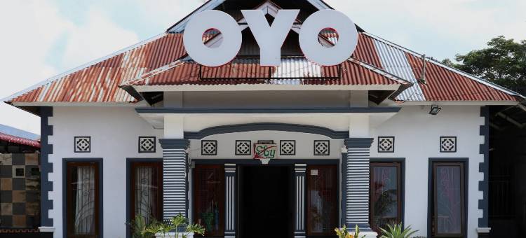 OYO956伊比住宿酒店(RedDoorz Syariah at Penginapan Eby Padang)图片