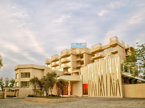 齐普尔萨洛威尔精品酒店