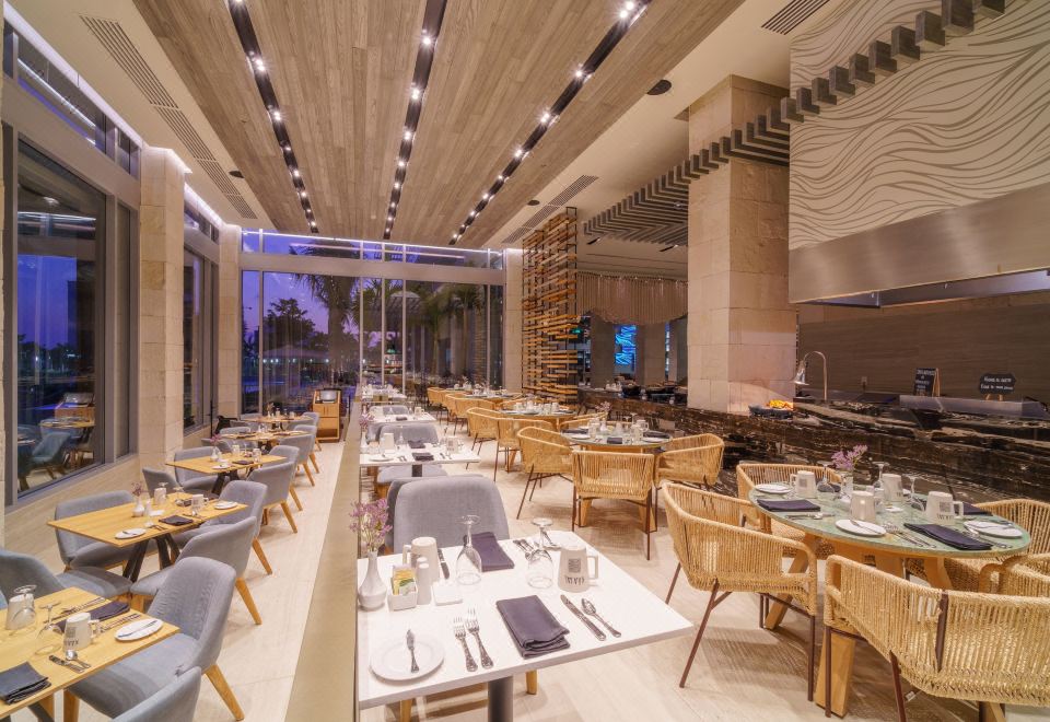 Renaissance Cancun Resort & Marina Hotel Overview