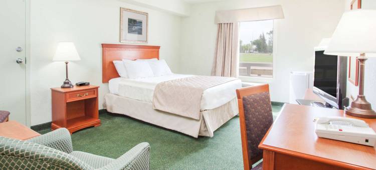 天鹅河速8酒店(Super 8 by Wyndham Swan River MB)图片