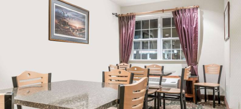 温德姆赖斯湖畔麦客达酒店(Microtel Inn & Suites by Wyndham Rice Lake)图片