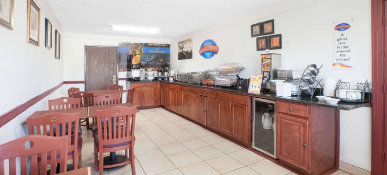 休伦港呗盟套房酒店(Baymont by Wyndham Port Huron)图片