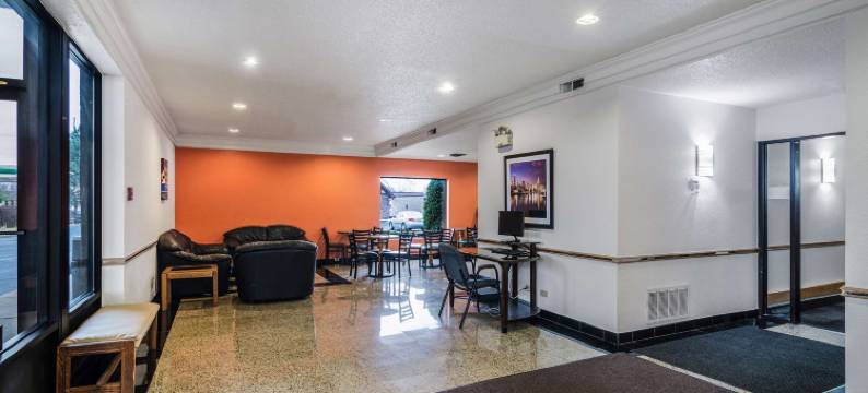 利伯蒂维尔6号汽车旅馆(Motel 6 Libertyville, IL)图片