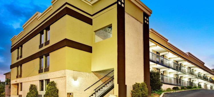 罗利市中心南速8酒店(Super 8 by Wyndham Raleigh Downtown)图片