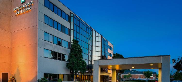 布鲁克菲尔德密尔沃基希尔顿安泊酒店(Embassy Suites by Hilton Milwaukee Brookfield)图片