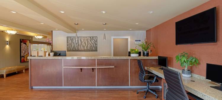 翡翠岛贝斯特韦斯特优质汽车旅店(Best Western Plus Emerald Isle Hotel)图片