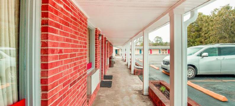 OYO 达拉姆西山酒店(OYO Hotel Durham West Hills)图片