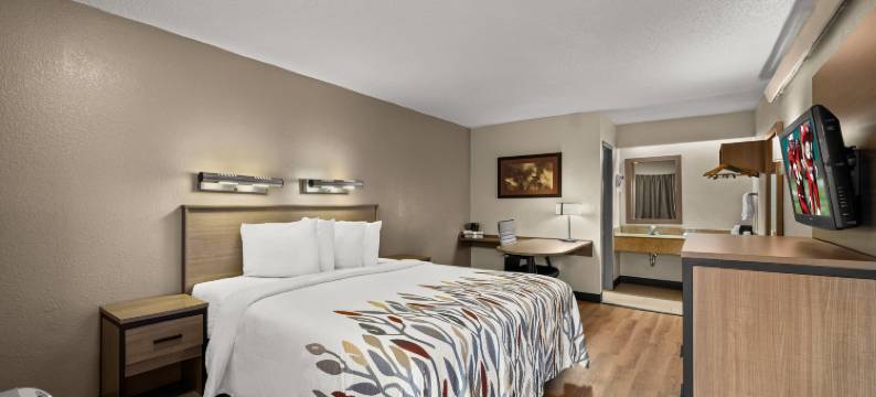 底特律皇家橡树麦迪逊高地红顶酒店(Red Roof Inn Detroit - Royal Oak/ Madison Heights)图片