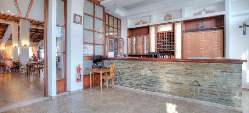 埃克罗特尔莉莉安村酒店(Acrotel Lily Ann Village)图片