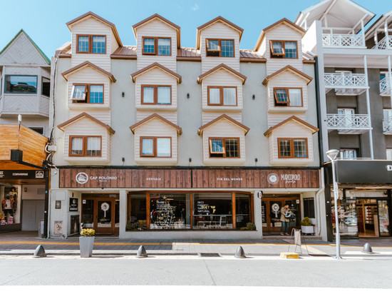 波洛尼奥角酒店