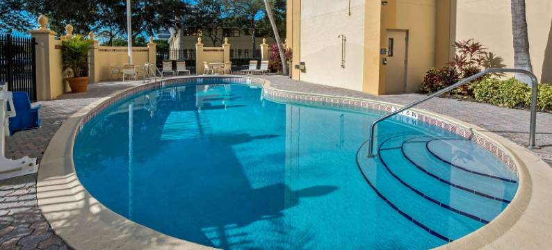 西棕榈滩机场拉昆塔温德姆套房酒店(La Quinta Inn & Suites by Wyndham West Palm Beach Airport)图片