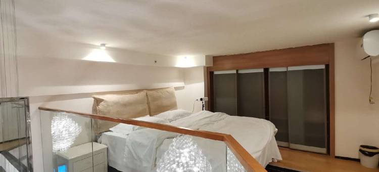 歇栖轻奢loft民宿(鲁泰大道分店)图片