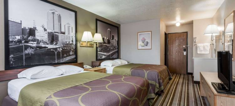 伯纳利洛速8酒店(Super 8 by Wyndham Bernalillo)图片