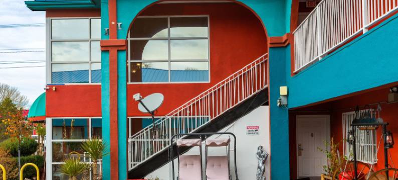 温德姆豪生酒店阿尔伯克基桑迪亚峰老城(Sandia Peak Inn Old Town ABQ, a Howard Johnson by Wyndham)图片