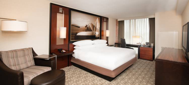 希尔顿逸林套房酒店-查尔斯顿机场(DoubleTree by Hilton Hotel and Suites Charleston Airport)图片