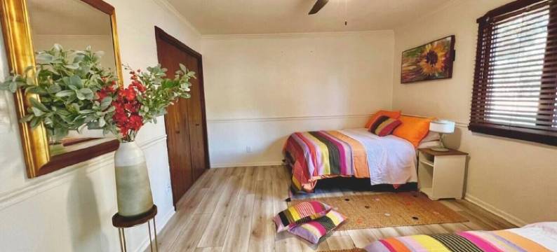 FREE LIMO Private pool, Jacuzzi 9 acres compound Sleeps 5 rooms 4 bath 26图片