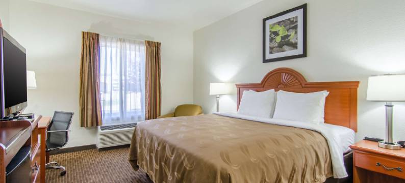 近赖利堡-章克申城品质酒店(Quality Inn Junction City Near Fort Riley)图片