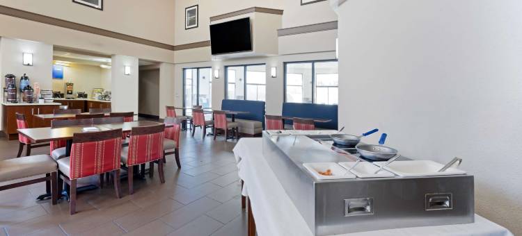 舒适套房酒店威奇托东北(Comfort Inn & Suites Wichita Northeast)图片