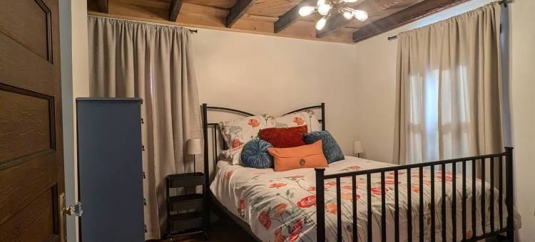 Artist Retreat with Modern Amenities - Cozy and Inviting Escape图片
