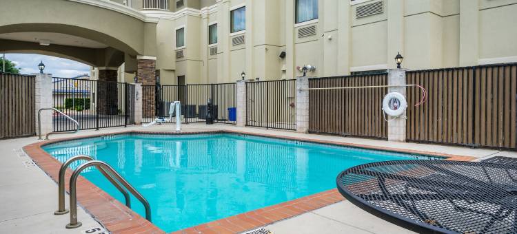 舒适套房酒店-近德州大学(Comfort Suites Near Texas State University)图片