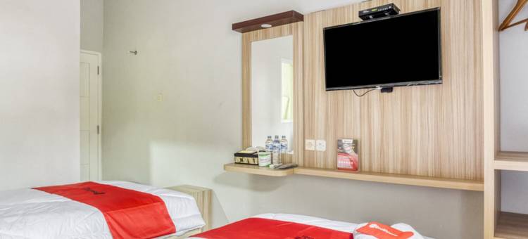 红多兹酒店-近信德库苏玛教育园2号(RedDoorz Near Sindu Kusuma Edupark 2)图片