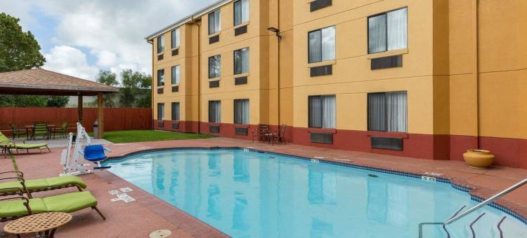 休斯顿东贝敦凯艺酒店(Quality Inn Baytown - Houston East)图片