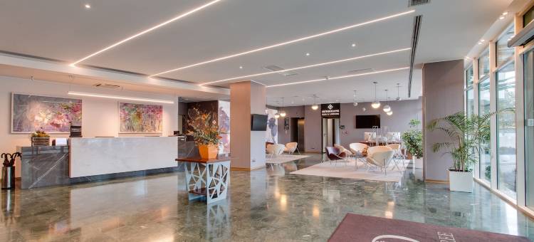 克卢日城市广场希尔顿逸林酒店(DoubleTree by Hilton Cluj - City Plaza)图片