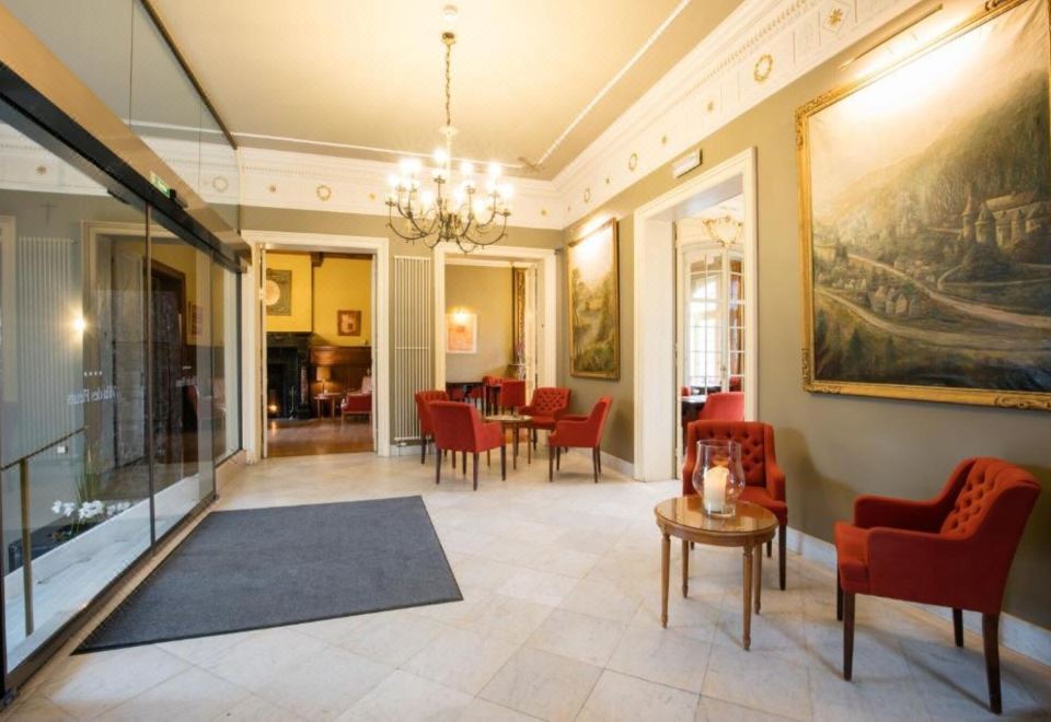 La Villa des Fleurs Hotel Overview