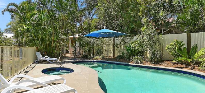 切斯努萨度假汽车旅馆(Chez Noosa Holiday Apartments)图片