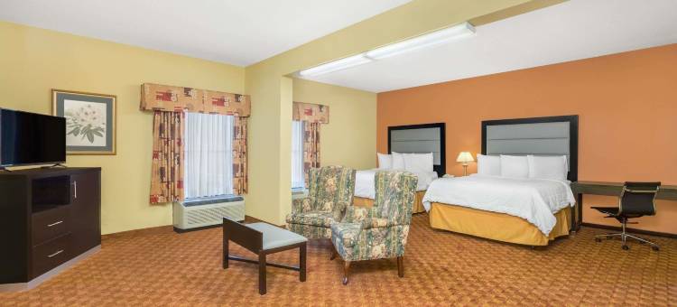 费耶特维尔呗盟套房酒店(Baymont by Wyndham Fayetteville)图片