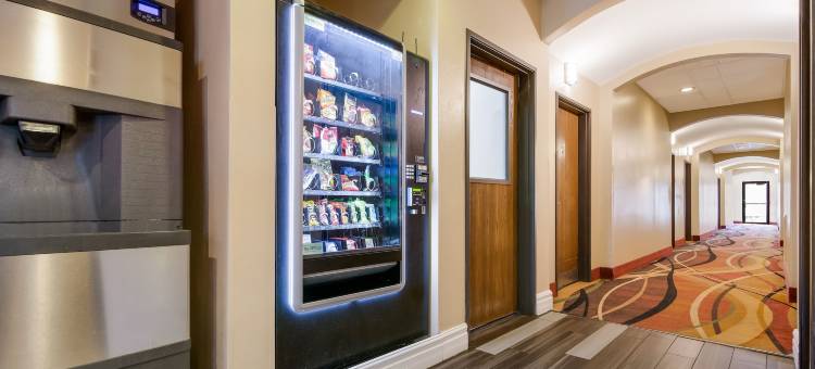 托皮卡贝斯特韦斯特SureStay Plus酒店(Best Western Topeka Inn  Suites)图片