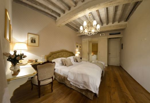 LA CORTE DI AMBRA Hotel Overview