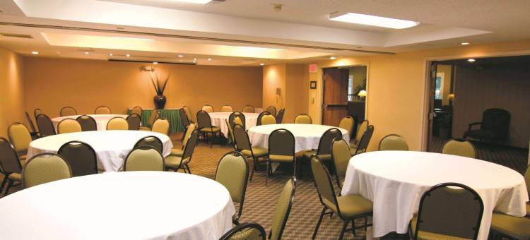 奥克兰海沃德拉昆塔温德姆套房酒店(La Quinta Inn & Suites by Wyndham Oakland - Hayward)图片