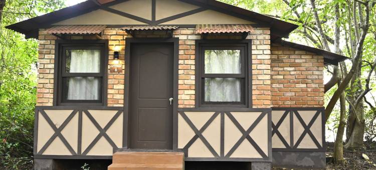 天堂河边营地(Camp Riveredge Paradise)图片