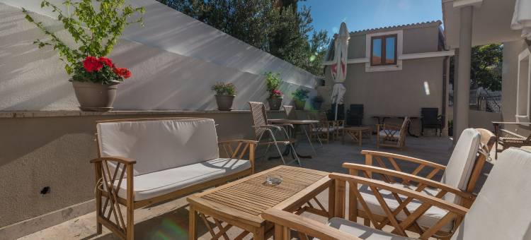 路西亚特罗吉尔别墅旅馆(Villa Lučica Trogir)图片