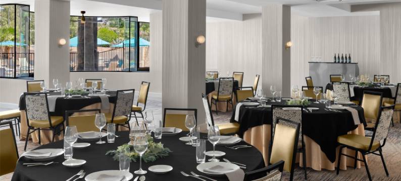 凤凰城比特摩尔希尔顿安泊酒店(Embassy Suites by Hilton Phoenix Biltmore)图片