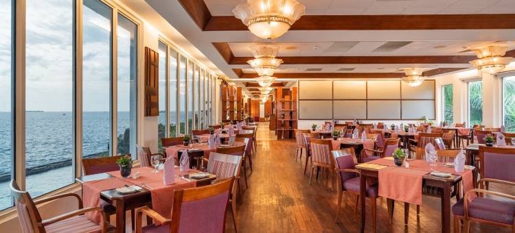 瑚湖尔岛酒店(Hulhule Island Hotel)图片
