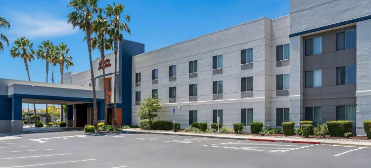 希尔顿欢朋套房酒店-莱思罗普(Hampton Inn & Suites Lathrop)图片