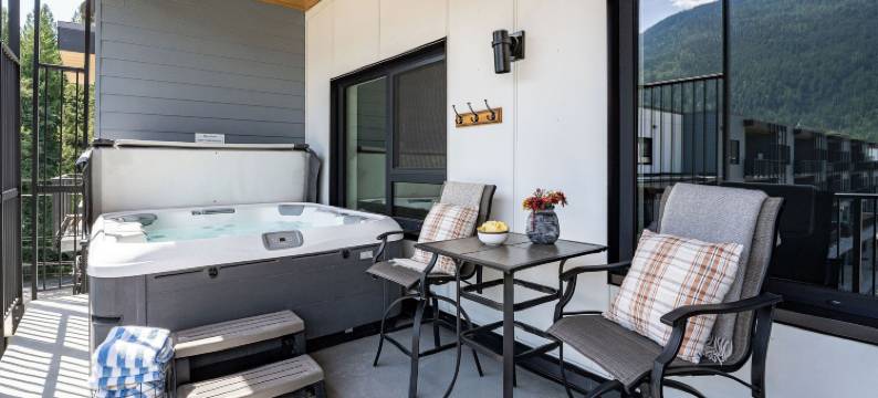 步调调节雷弗尔斯托克度假(Altitude Adjustment by Revelstoke Vacations)图片