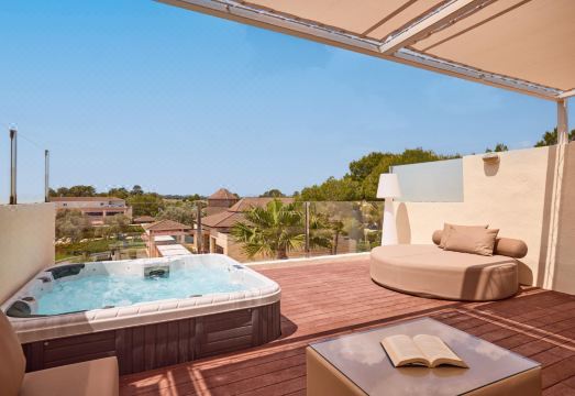 Zafiro Can Picafort Hotel Overview