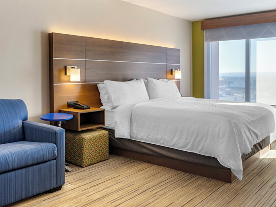 阿尔伯克基城智选假日酒店&套房