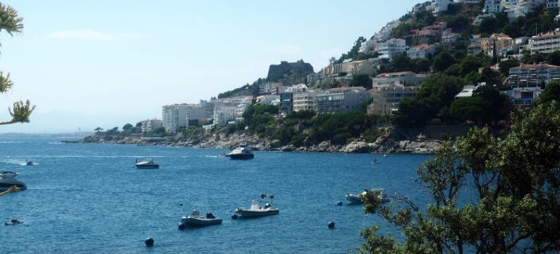 Relaxing Villa Steps from Beach图片