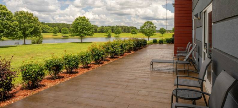 阿特莫尔万枫酒店及套房(Fairfield Inn & Suites Atmore)图片