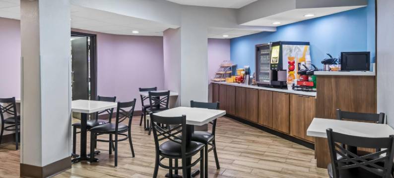 迪索托戴斯套房酒店(Days Inn & Suites by Wyndham DeSoto)图片