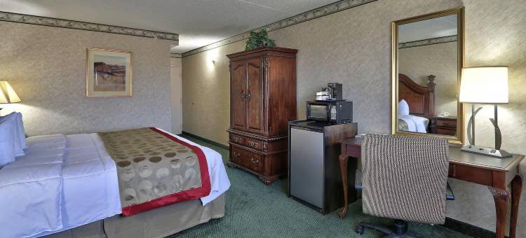 阿尔伯克基市中心温德姆华美达酒店(Ramada Plaza by Wyndham Albuquerque Midtown)图片