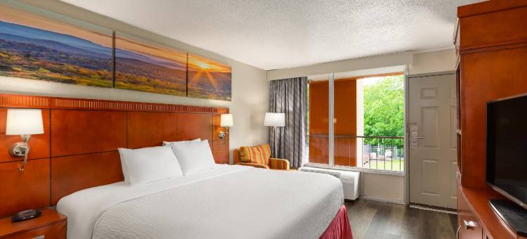 诺克斯维尔东温德姆戴斯酒店(Days Inn by Wyndham Knoxville East)图片